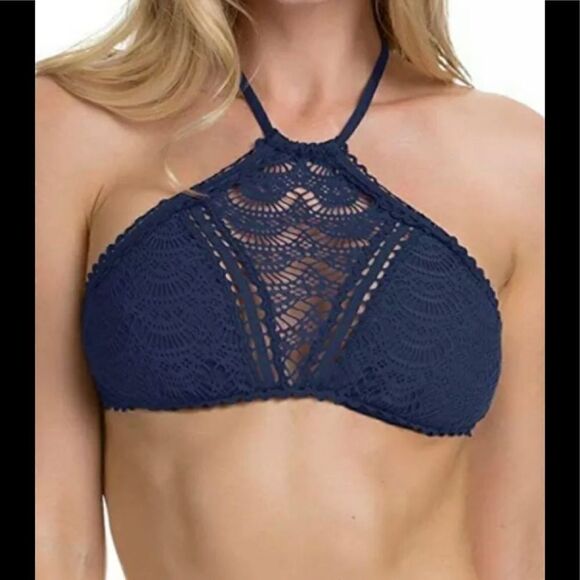 BECCA high neck crochet bikini top. - Picture 3 of 10